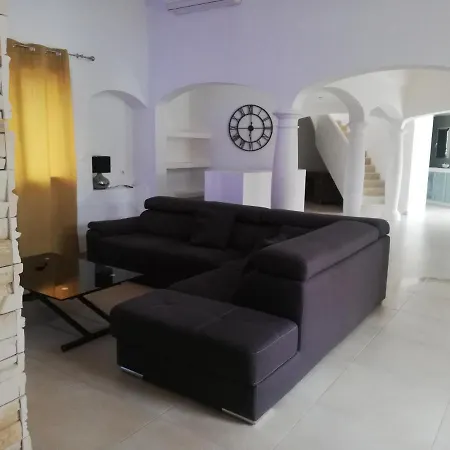 Bienvenue A L Hacienda Villa Magalas